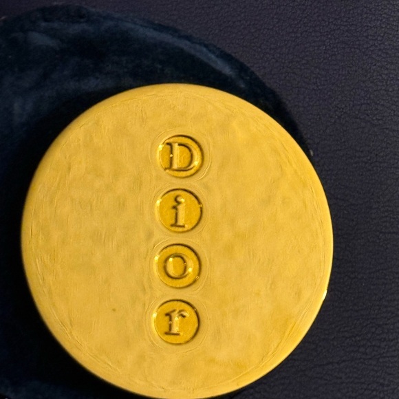CHRISTIAN DIOR-VINTAGE 1980s GOLD-TONE VANITY POCKET MIRROR W/NAVY VELOUR POUCH - Picture 5 of 7